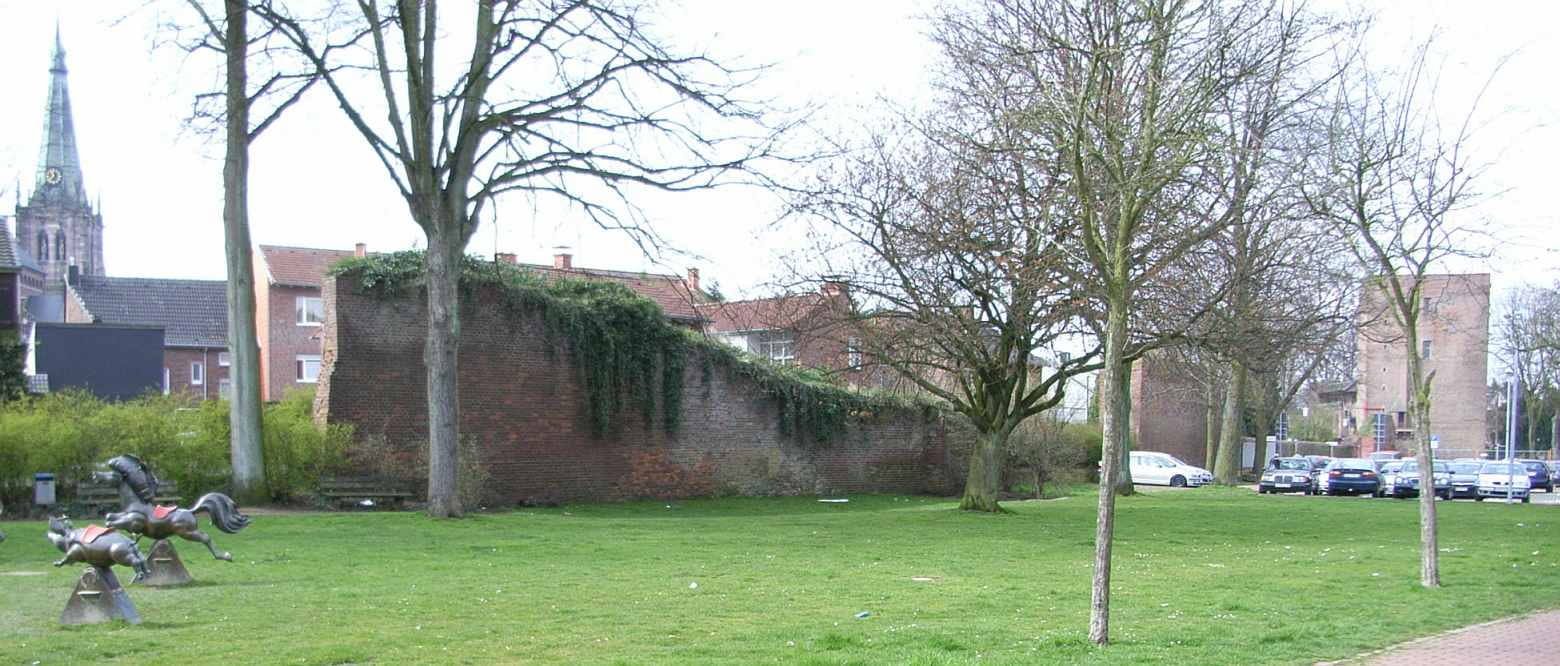 Erkelenzer Stadtmauer in Erkelenz – Liefergebiet Garten Vista