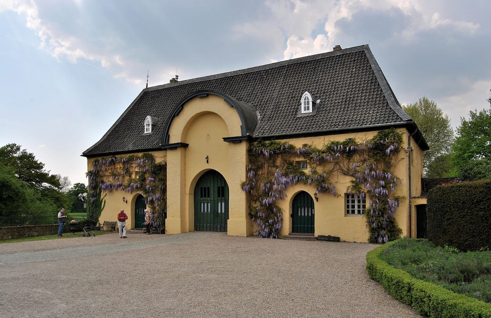 Burg Linn in Krefeld – mittelalterliche Wasserburg, Liefergebiet Garten Vista